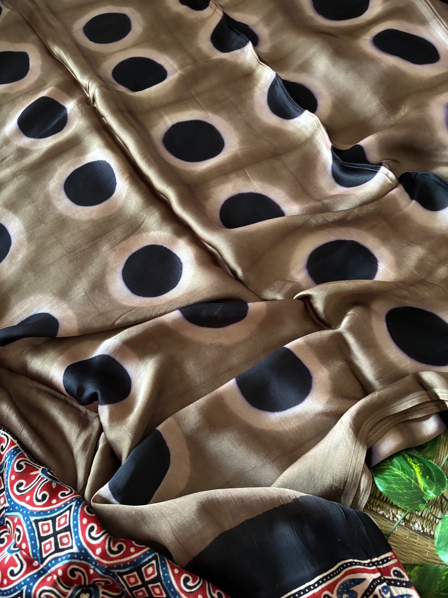 Modal Clamp Ajarakh Saree